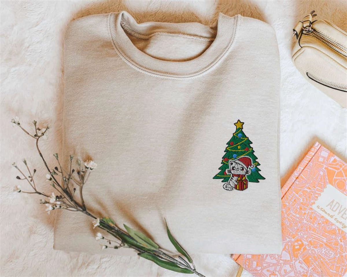 Cute Embroidered Christmas Cat Sweatshirt