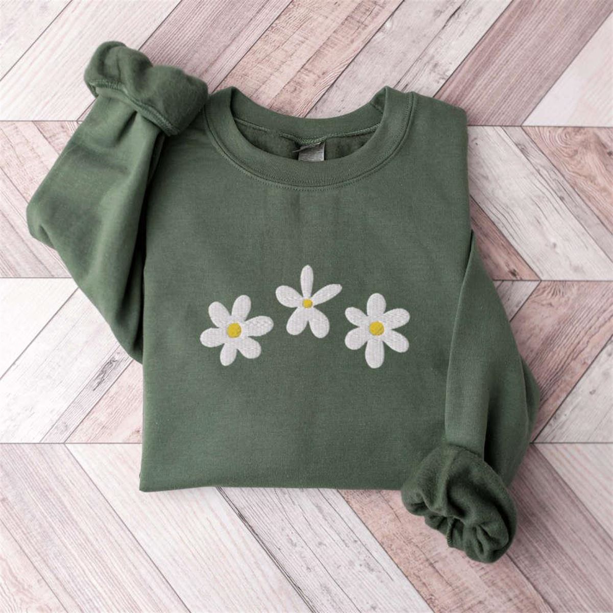 Daisies Crewneck Embroidered Sweatshirt