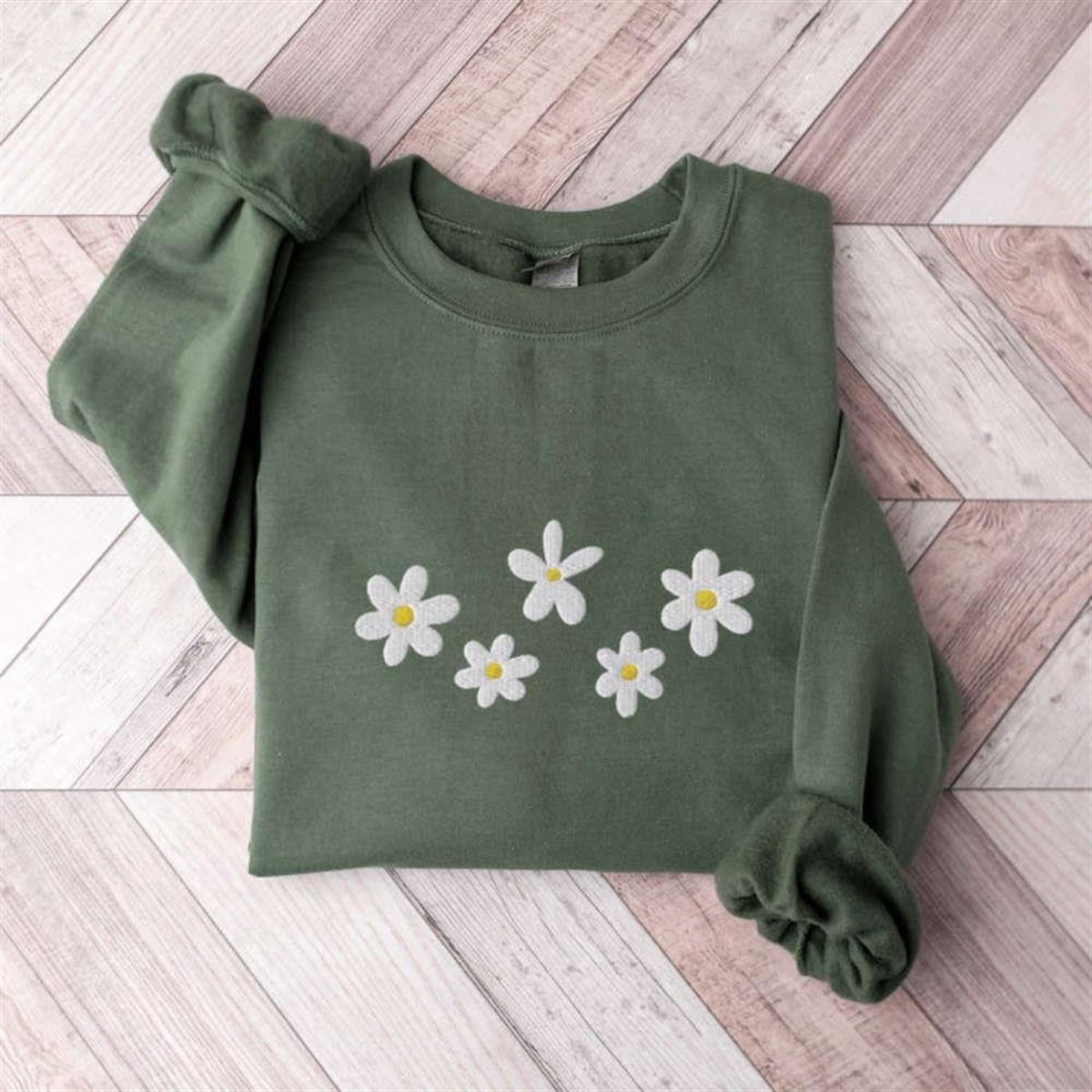 Daisies Embroidered Crewneck Sweatshirt