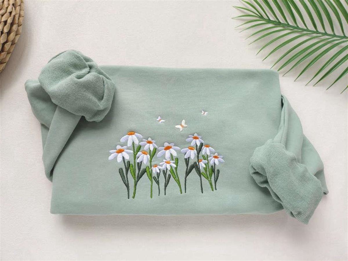 Daisy Butterfly Embroidered Sweatshirt