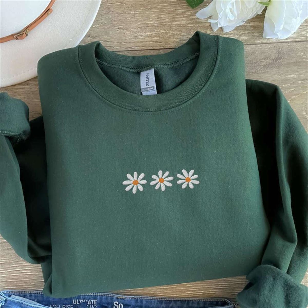 Daisy Embroidered Sweatshirt Minimalist Floral