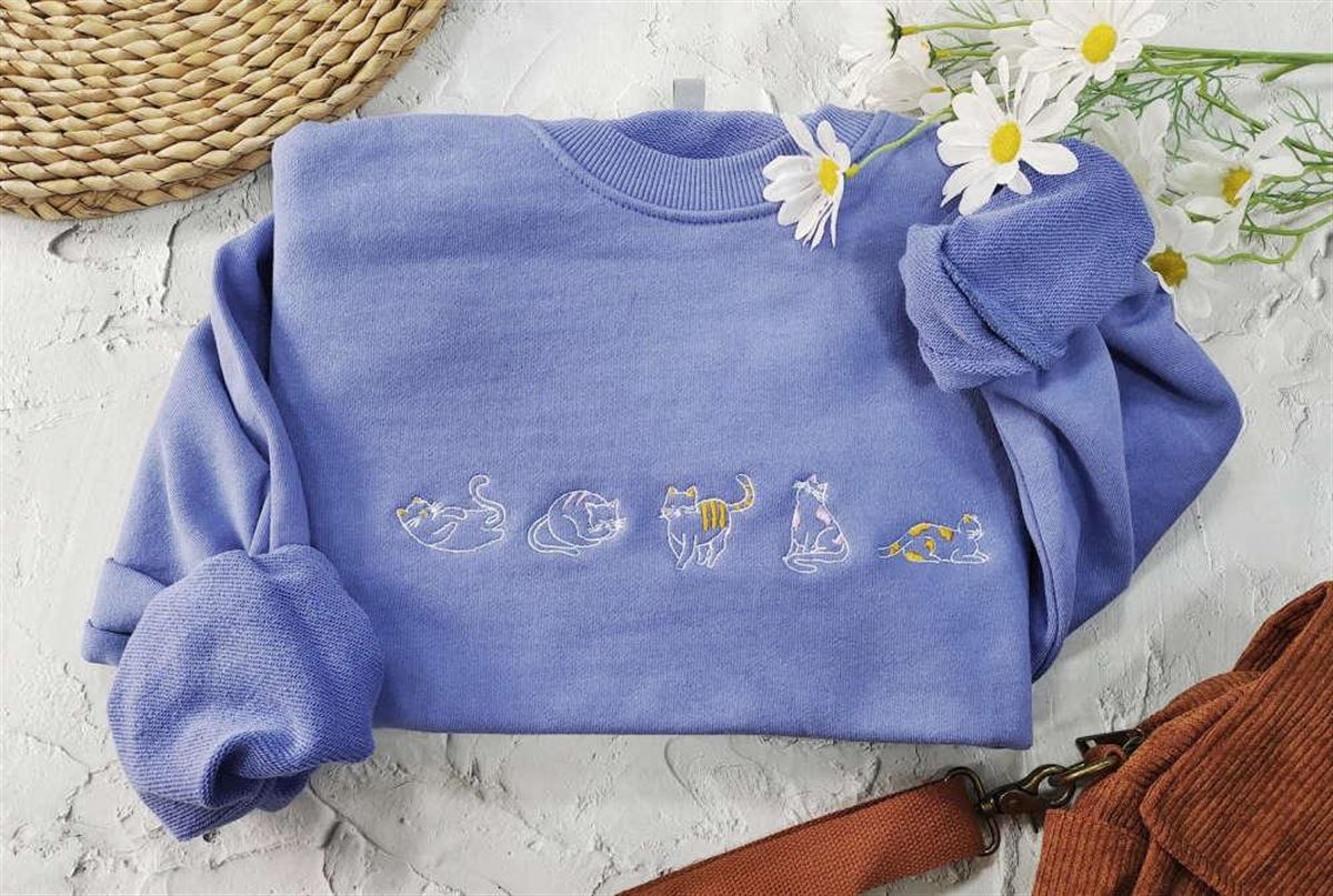 Embroidered Cat Crewneck Sweatshirt