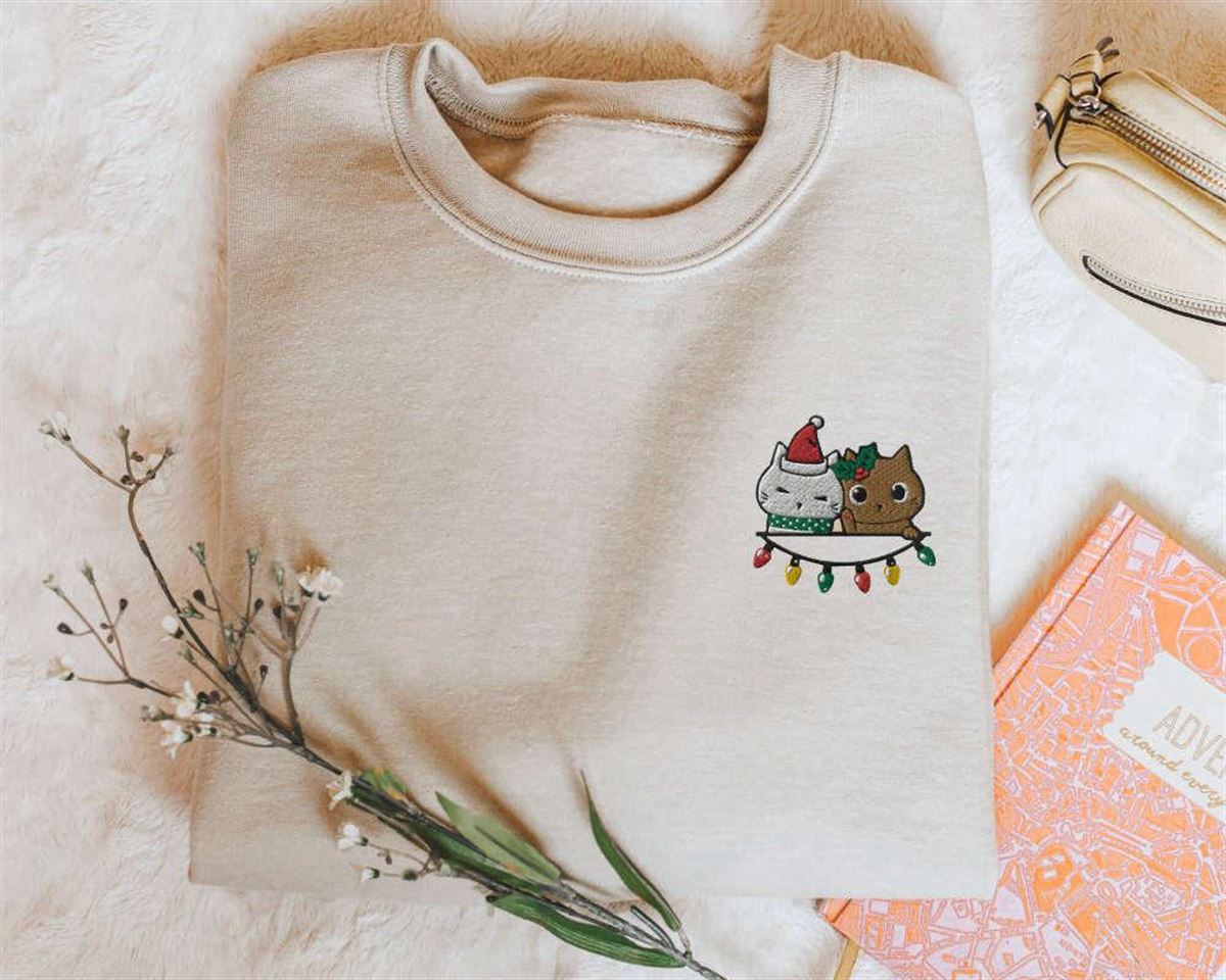 Embroidered Christmas Cat Sweatshirt Peeping