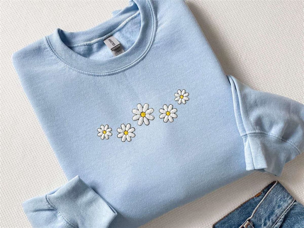 Floral Daisy Embroidered Sweatshirt