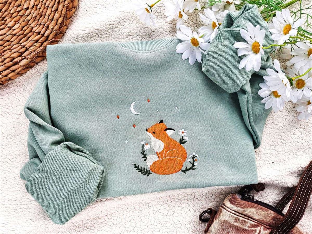 Floral Embroidered Sweatshirt Crewneck