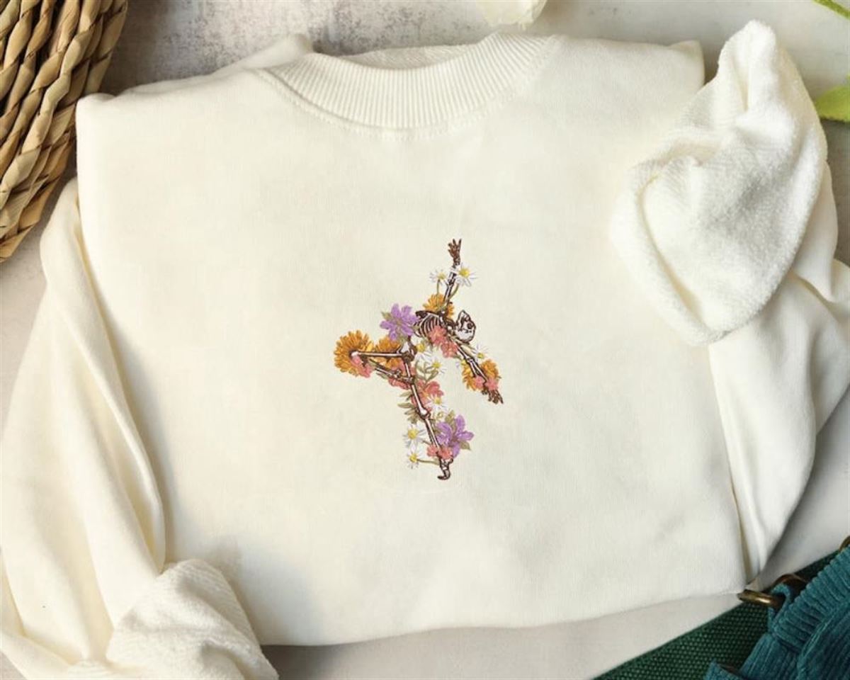 Floral Skeleton Embroidered Crewneck Sweatshirt