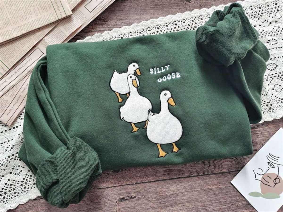 Goose Embroidered Crewneck Sweatshirt