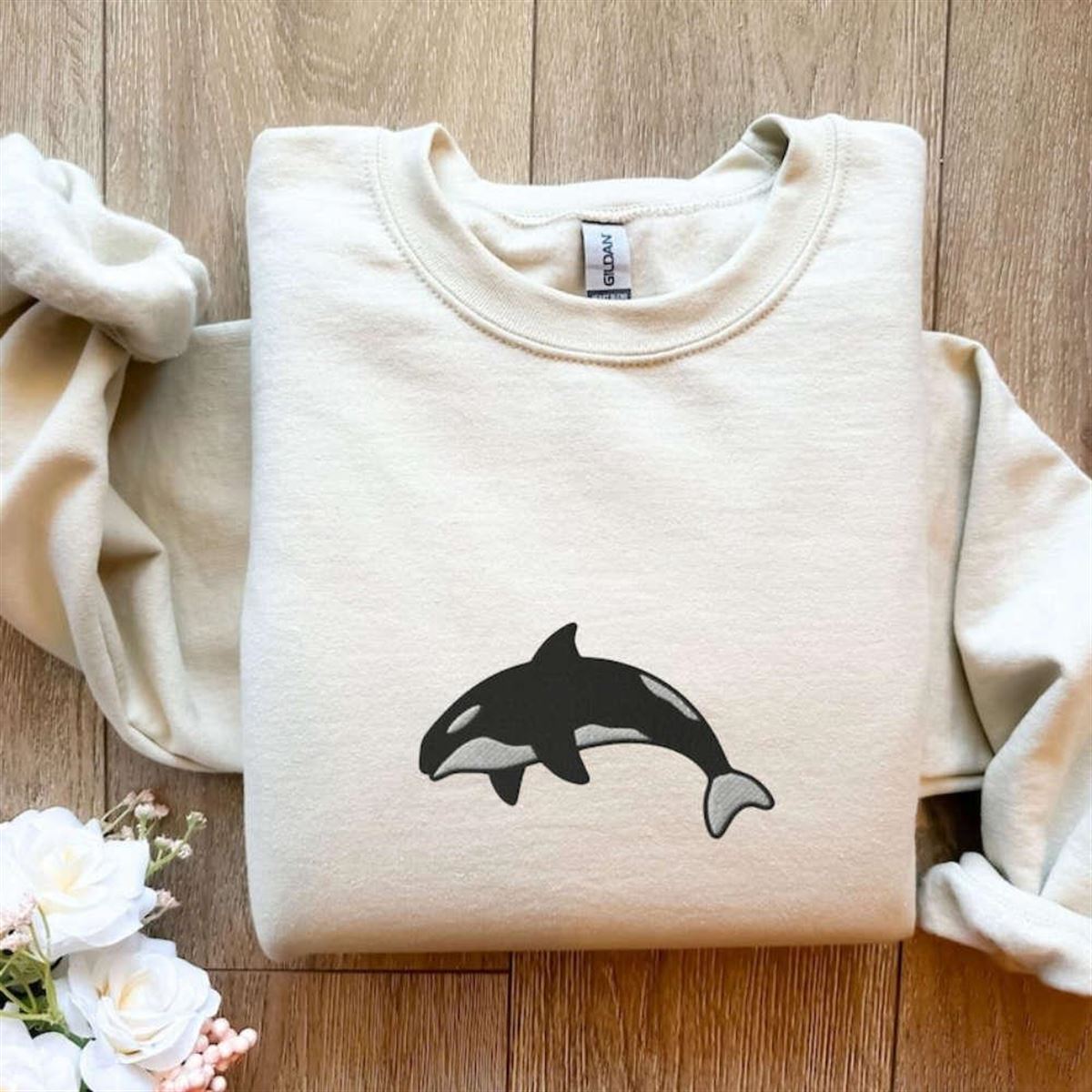 Killer Whale Embroidered Crewneck Sweatshirt