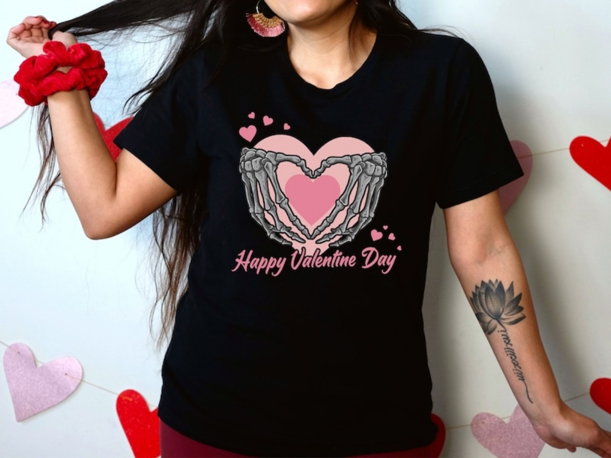 Valentine Skeleton Shirt Spooky Heart and Hand for Love