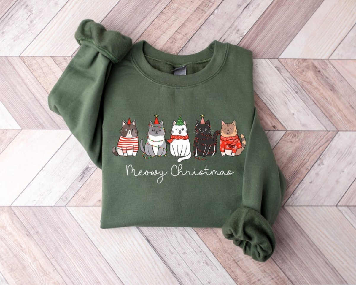 Cat Christmas Sweatshirt Festive Feline Fashion for the Holidays