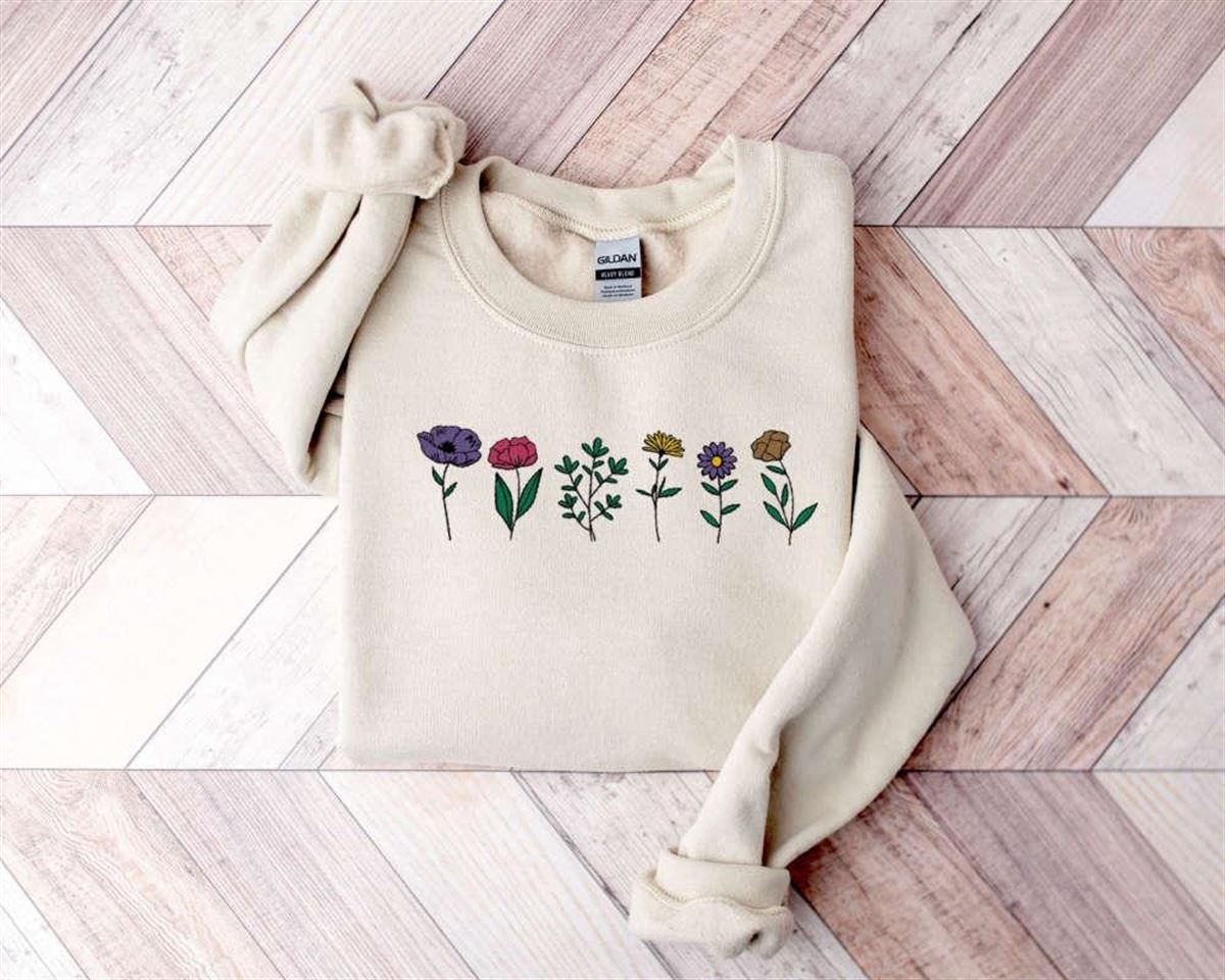 Botanical Embroidered Wildflower Sweatshirt